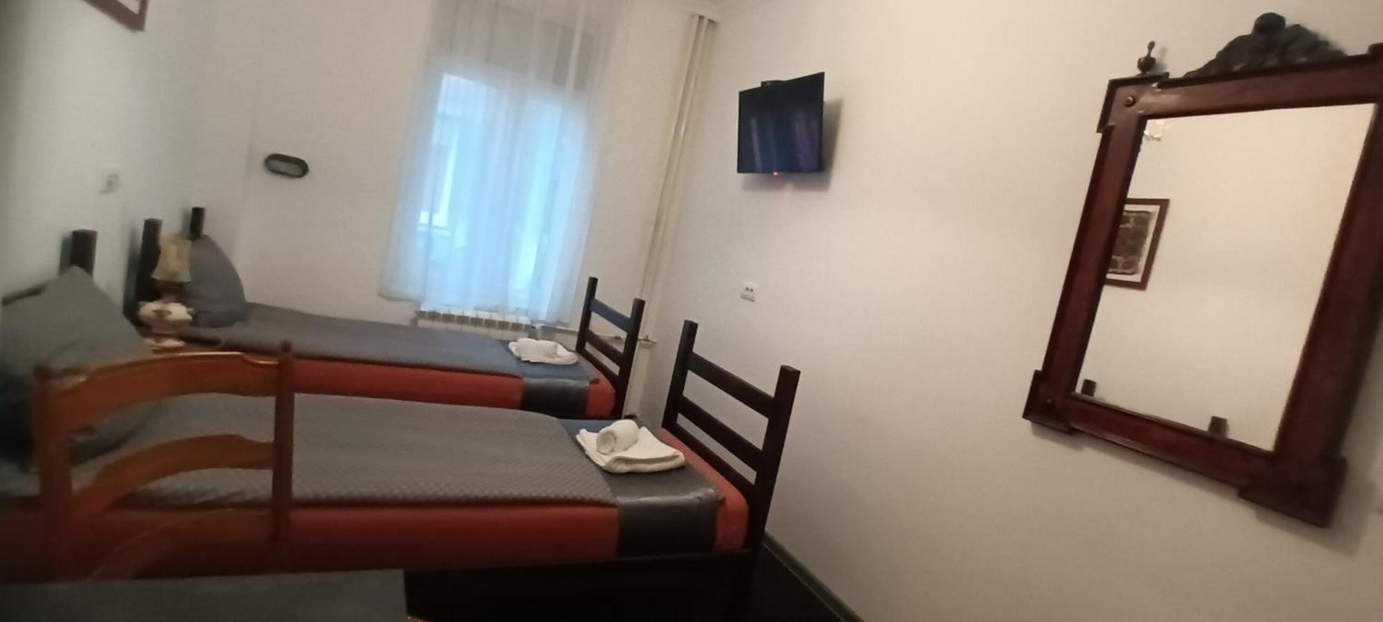 Authentic Belgrade Centre Hostel - Only Private Rooms Room photo